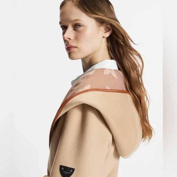 Louis Vuitton Belted Double Face Hooded Wrap Coat - Picture 5 of 14